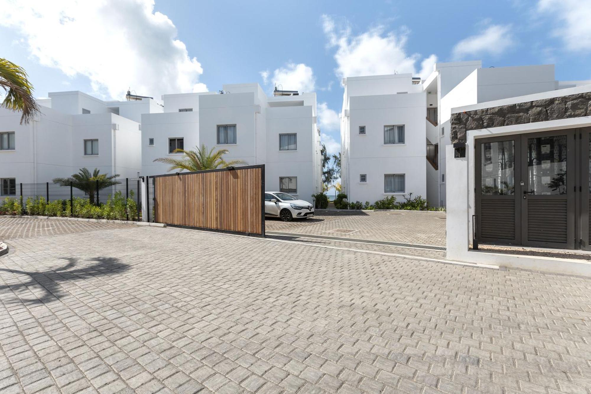 Ocean Grand Gaube Apartment Exterior photo